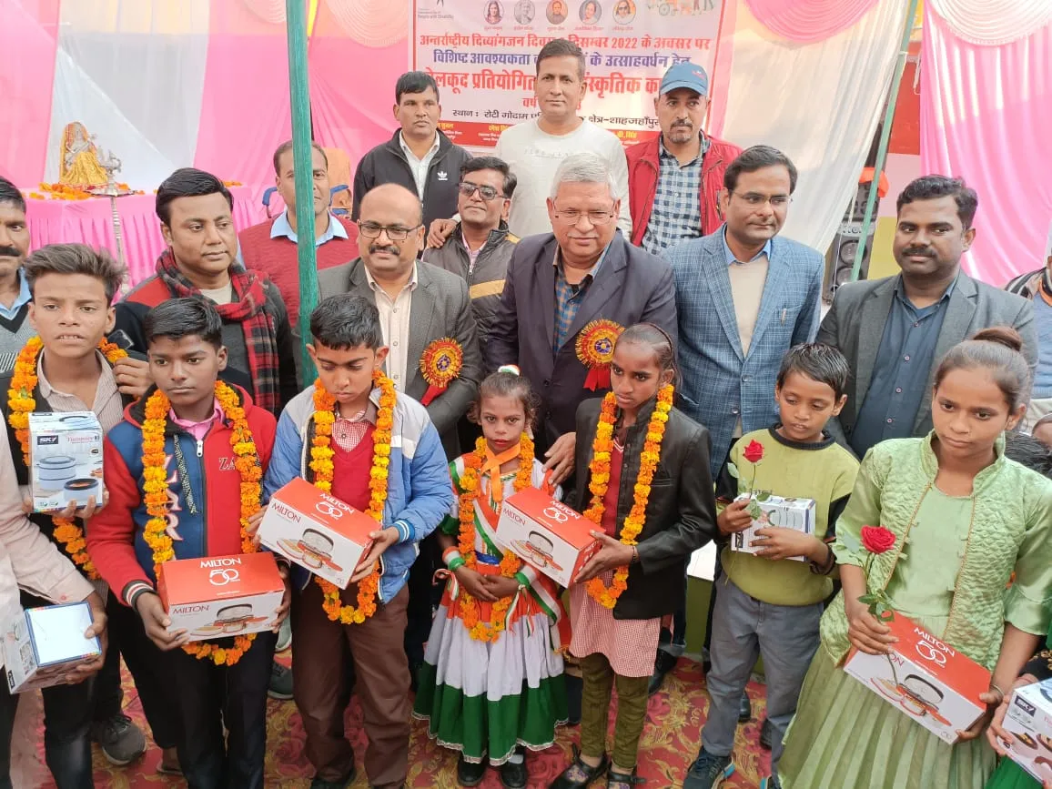 शाहजहांपुर: छूकर पहचानों में सौम्या और सूंघकर पहचानों में सेंधुरी विजयी