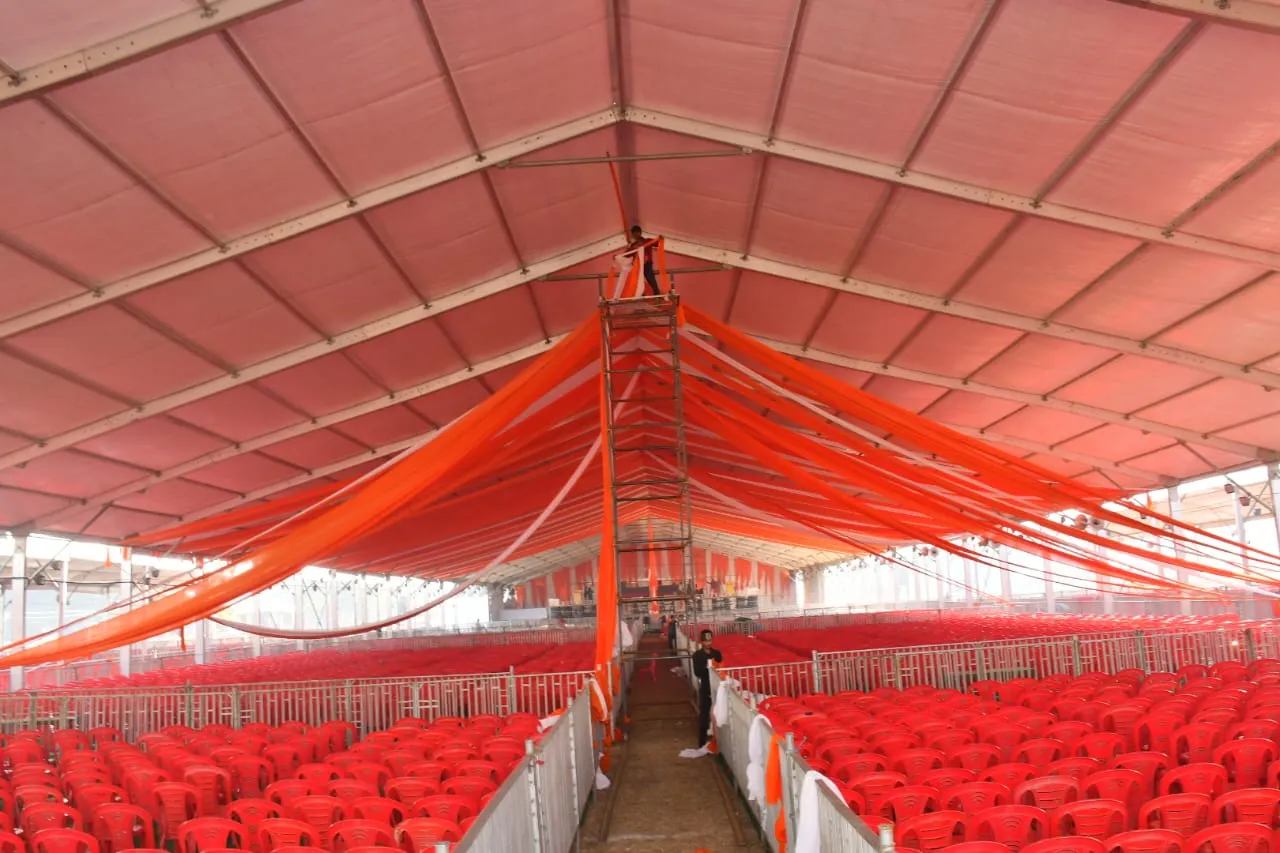 बरेली : सीएम योगी आदित्यनाथ के आगमन को लेकर तैयारियां तेज, पंडाल बनकर तैयार