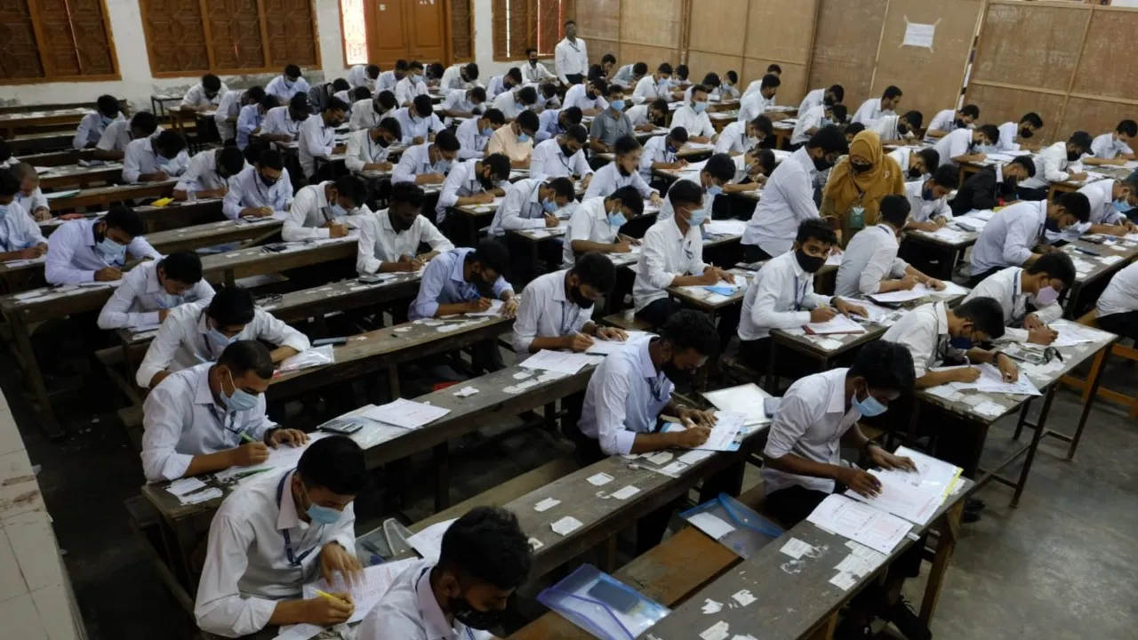 SSC Exam क्या अब सिर्फ हिंदी में ही होंगे? देखिए मोदी सरकार का जवाब 