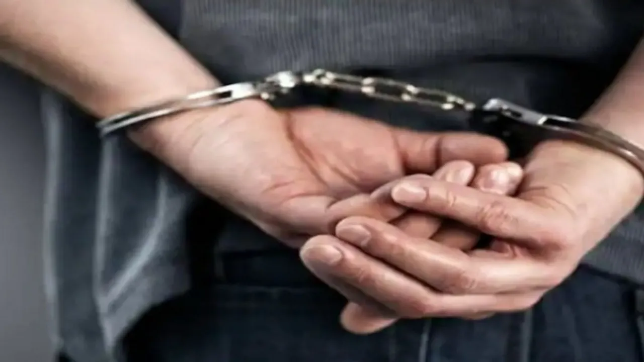 शख्स ने किया एक्ट्रेस का सोशल मीडिया मंच पर पीछा, पुलिस ने किया गिरफ्तार