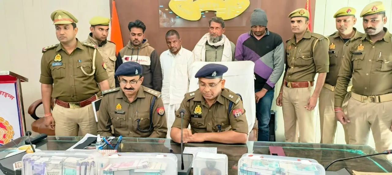 बिजनौर: नकली नोटों से मूर्ति खरीदने वाले गिरोह का भंडाफोड़, चार गिरफ्तार एक फरार