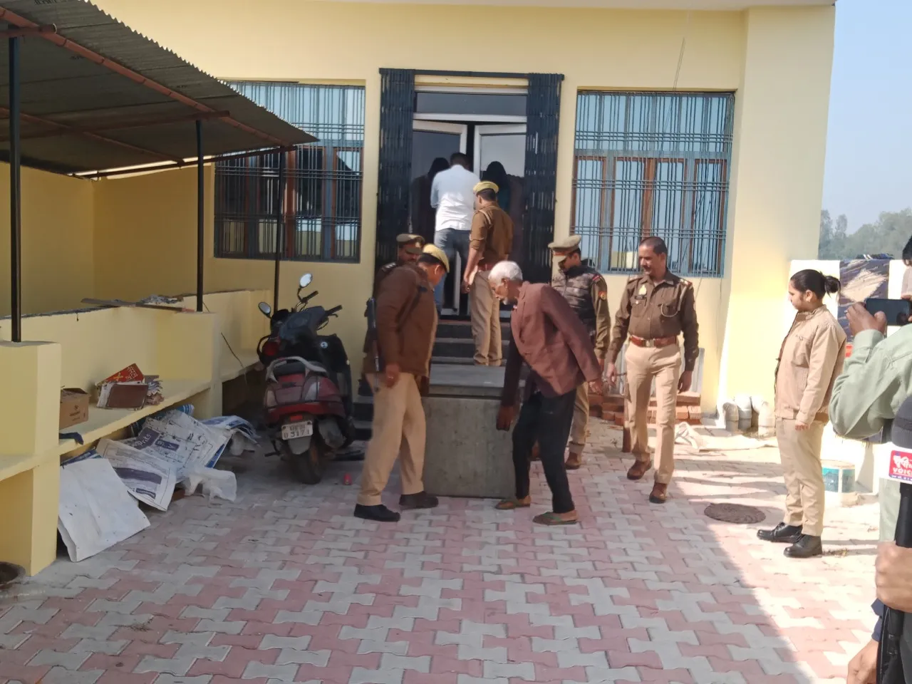 लखीमपुर-खीरी: महिला डॉक्टर की हत्या, दहेज के बक्से में पति-ससुर ने छुपाया शव