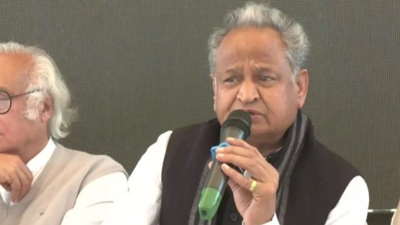 मासिक धर्म चक्र के दौरान महिलाएं चुपचाप क्यों सहें?, गहलोत सरकार देगी हर महीने 12 सैनिटरी नैपकिन
