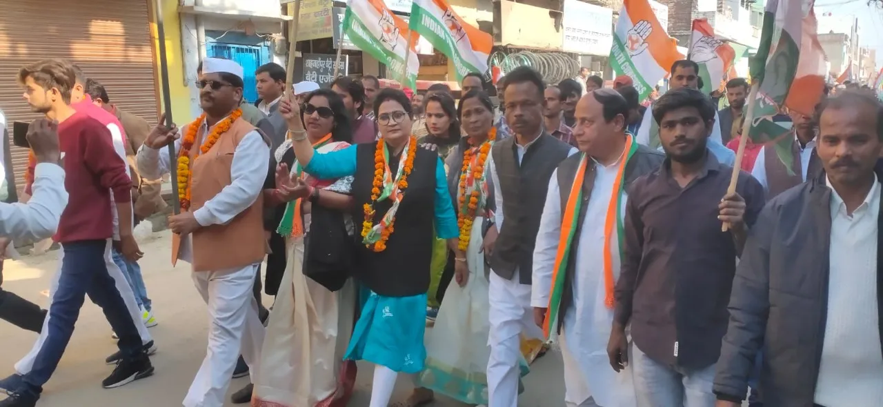 कांग्रेस की भारत जोड़ो यात्रा में उमड़ा कार्यकर्ताओं का हुजूम।