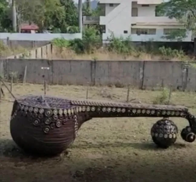 भोपाल में दिखा कबाड़ से जुगाड़ का बेजोड़ नमूना, दुनिया की पहली 50 क्विंटल वजनी वीणा 