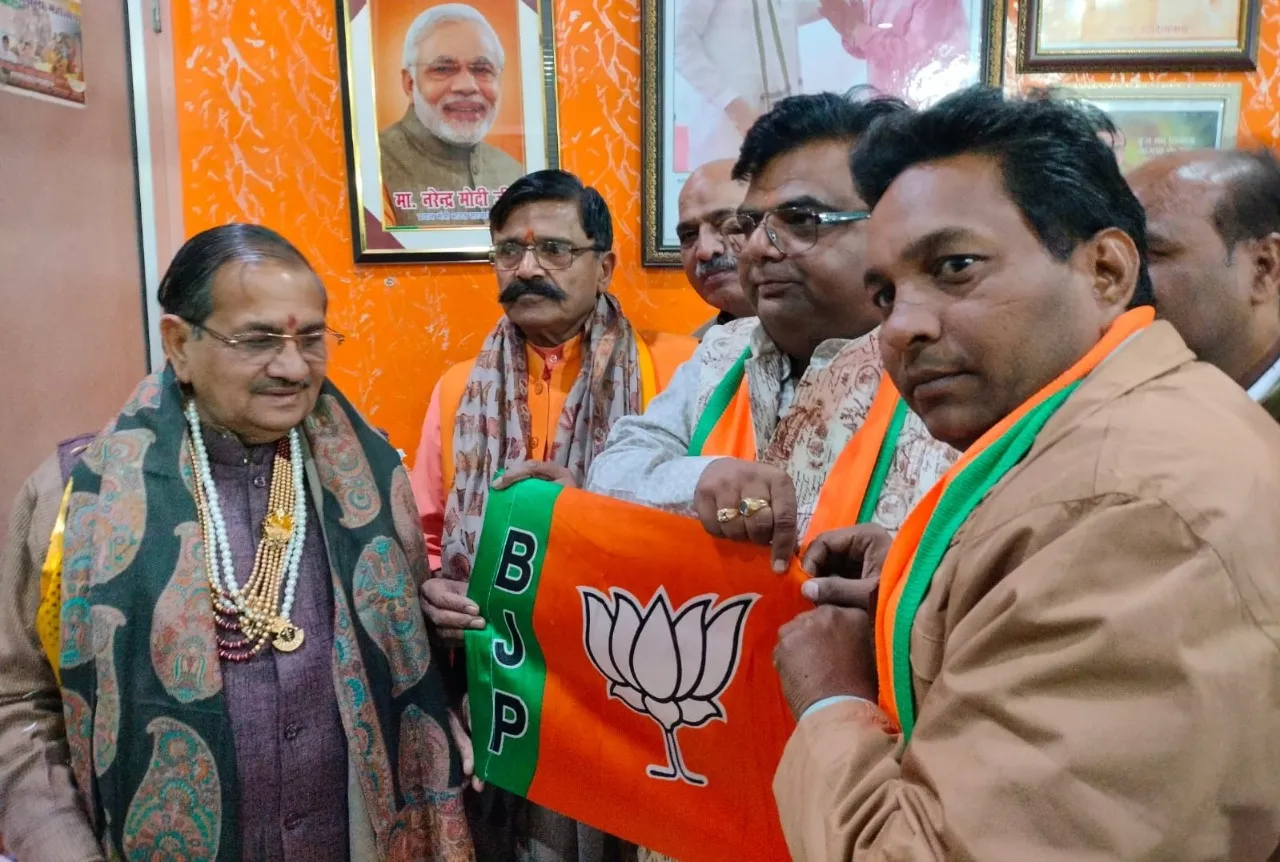 शाहजहांपुर: सपा नेता विनय अग्रवाल हुए भाजपाई, समर्थकों में उत्साह