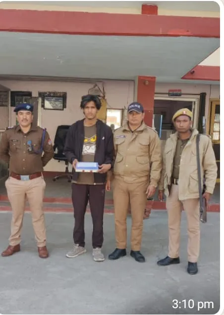 रामनगर : तमंचे के साथ फोटो डालकर जमाना चाहता था धाक, पहुंच गया हवालात