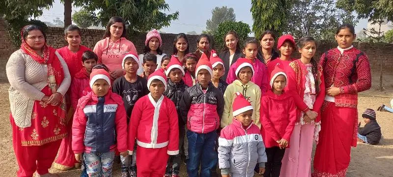 मेरठ : बाल विद्या मंदिर में क्रिसमस कार्निवल का आयोजन, जमकर थिरके बच्चे