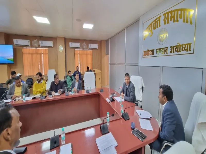 अयोध्या: मंडलायुक्त ने निर्माणाधीन छह पार्किंग स्थलों को मार्च तक पूरा करने के दिए निर्देश