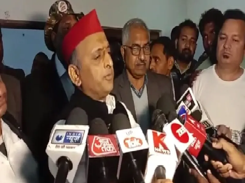 चाचा शिवपाल को जल्द मिलेगी बड़ी जिम्मेदारीः अखिलेश