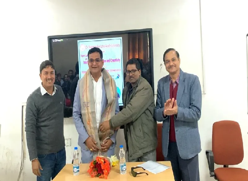 अयोध्या : कम हो रहा दिमाग का प्रयोग, स्मरण क्षमता पर असर : प्रो. तिवारी