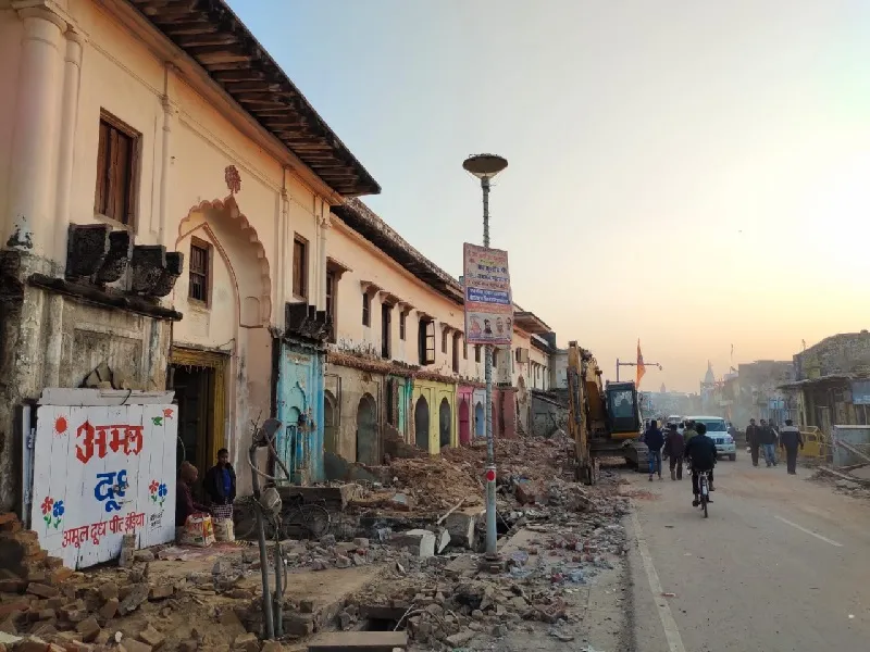 सजने-संवरने के दौर में अयोध्या की पौराणिक पहचान पर ग्रहण