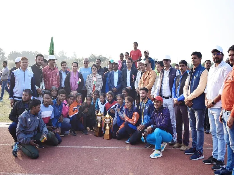 अयोध्या : देव इंद्रावती पीजी कॉलेज ओवरऑल चैम्पियन