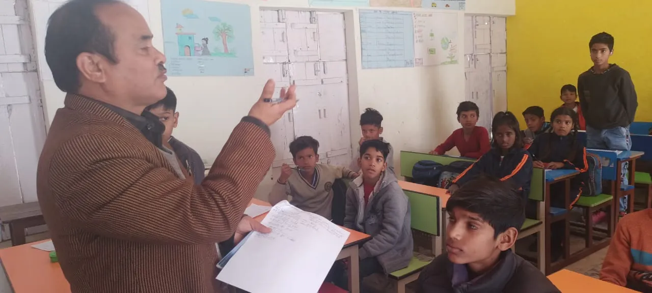 काशीपुर: विद्यालयों में भौतिक रूप से शैक्षिक स्थिति परखने के दिए निर्देश