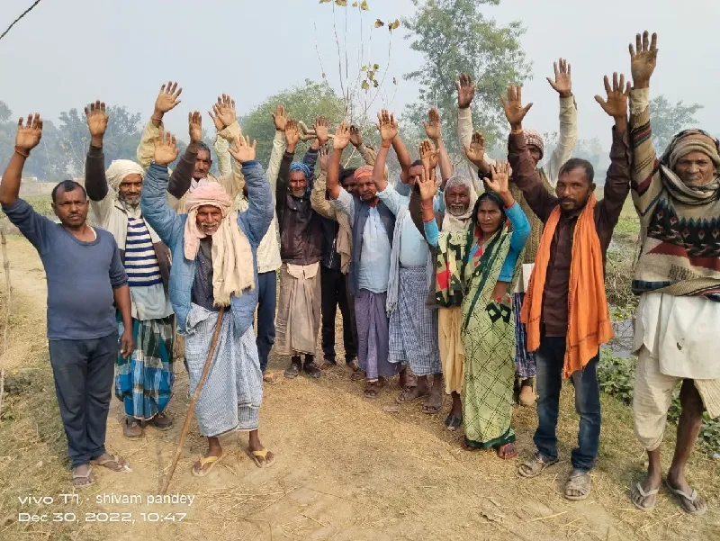 बहराइच : किसानों की सैकड़ों बीघा फसल जलमग्न, मुआवजे की मांग