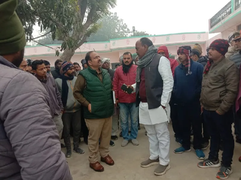 सुल्तानपुर : तीन घरों में एक करोड़ से अधिक की चोरी, गांव में दहशत