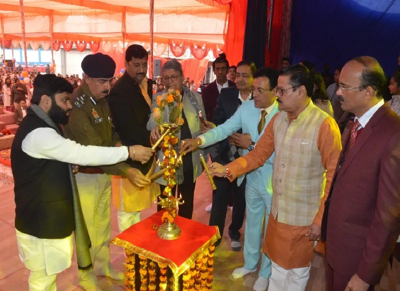 अयोध्या : जयपुरिया के वार्षिकोत्सव में लगी सांस्कृतिक कार्यक्रमों की झड़ी