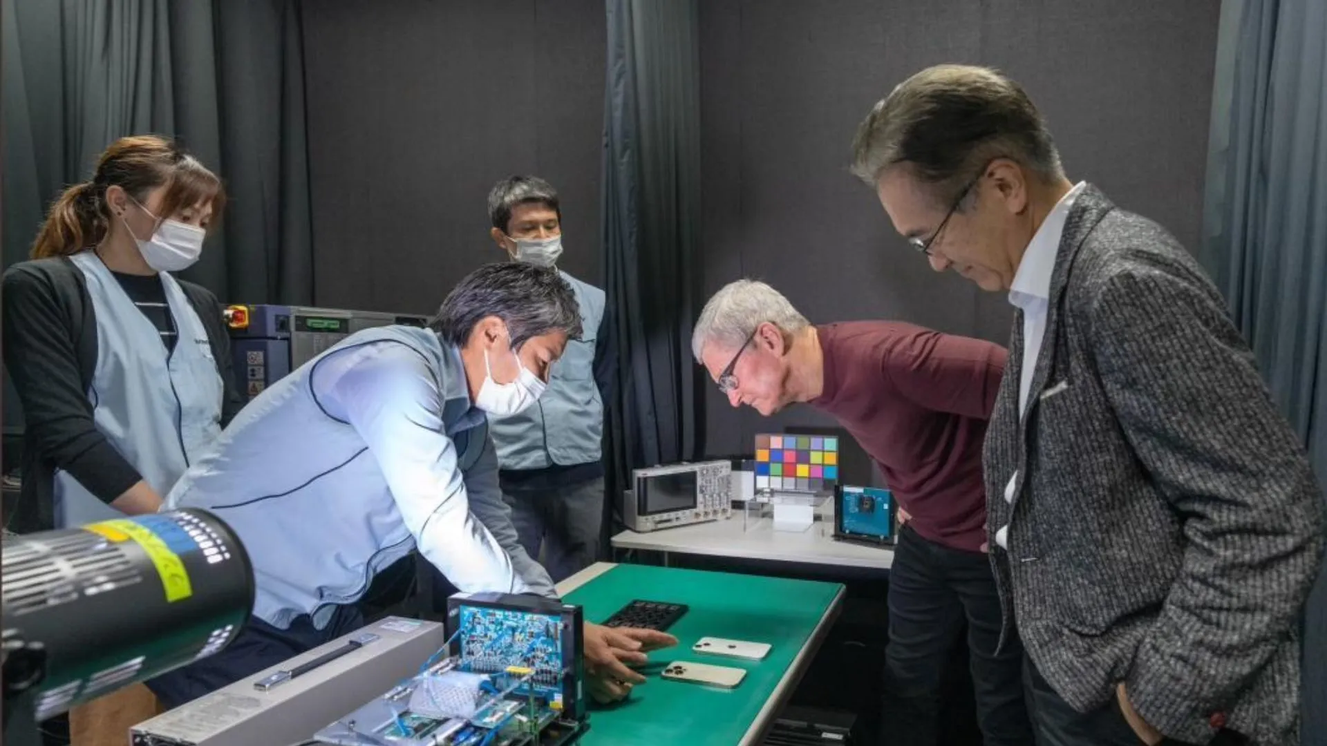 Apple ने स्वीकारा- iPhone में Sony के कैमरा सेंसर्स का इस्तेमाल करती है कंपनी