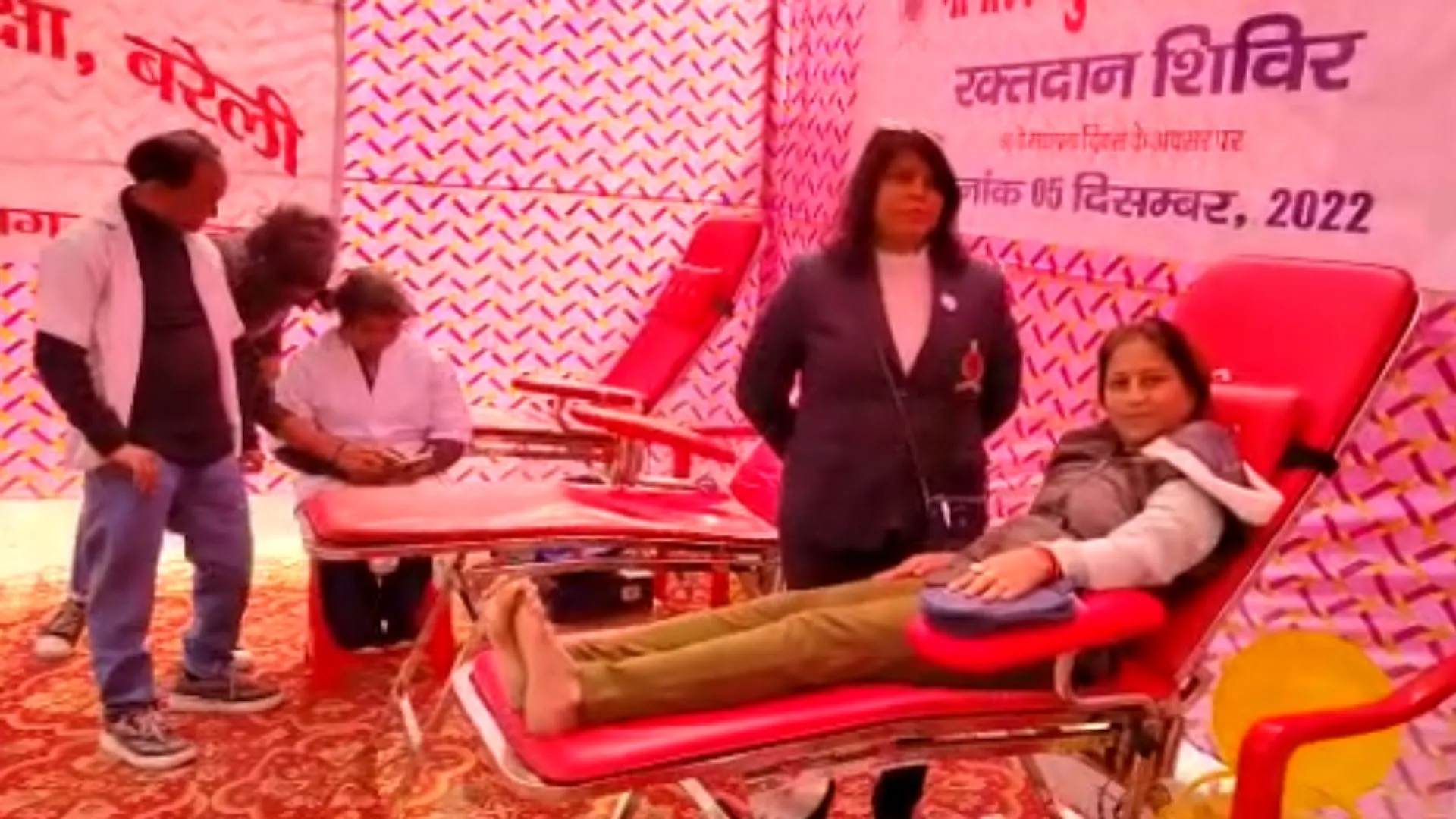 बरेली: कलेक्ट्रेट परिसर में नागरिक सुरक्षा कोर ने लगाया रक्तदान शिविर 