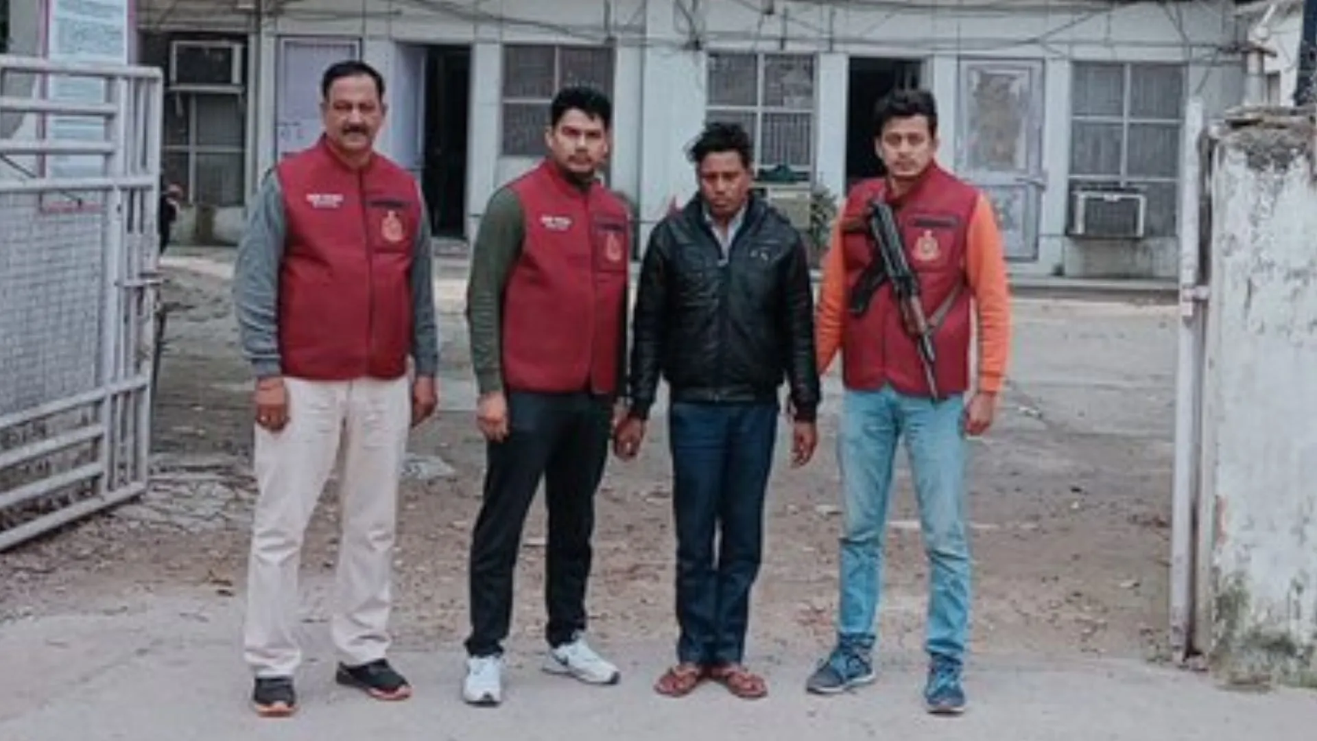 बिहार जहरीली शराब कांड: दिल्ली पुलिस ने मास्टरमाइंड रामबाबू को किया गिरफ्तार