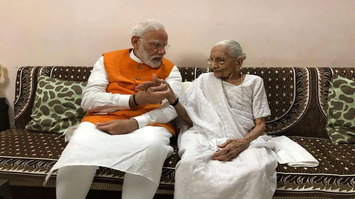देहरादून: पीएम मोदी की माता हीरा बा के निधन पर सीएम धामी ने जताया शोक