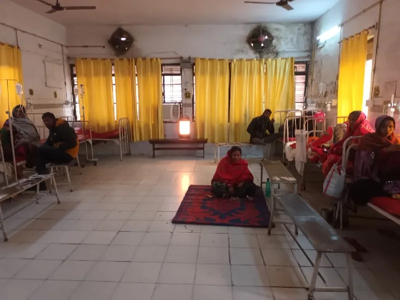 बहराइच : बच्चा वार्ड में लगाए गए हीटर, ठंड से बचाव जारी