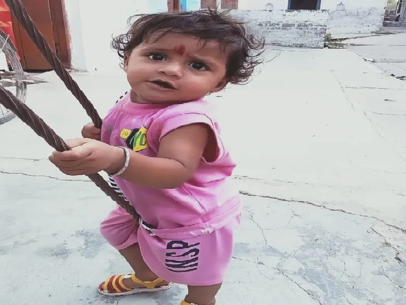 अयोध्या  : 12 घंटे से घर से लापता बच्चा रहस्यमय ढंग से टमाटर के खेत में मिला