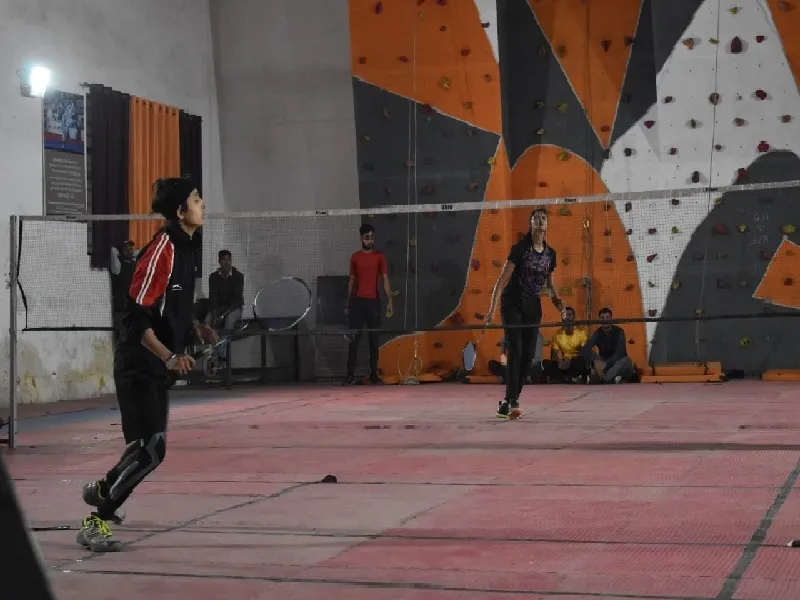 अयोध्या  : बैडमिंटन में मुकुल व सेजल वाशमी रहे प्रथम