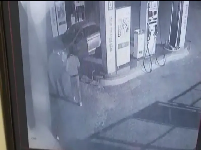 बहराइच : जबरन कार में तेल भरवाने को लेकर विवाद, तानी पिस्टल