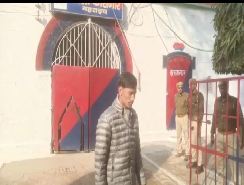 बहराइच : नौ साल बाद जेल में मां से मिलने पहुंचा बेटा