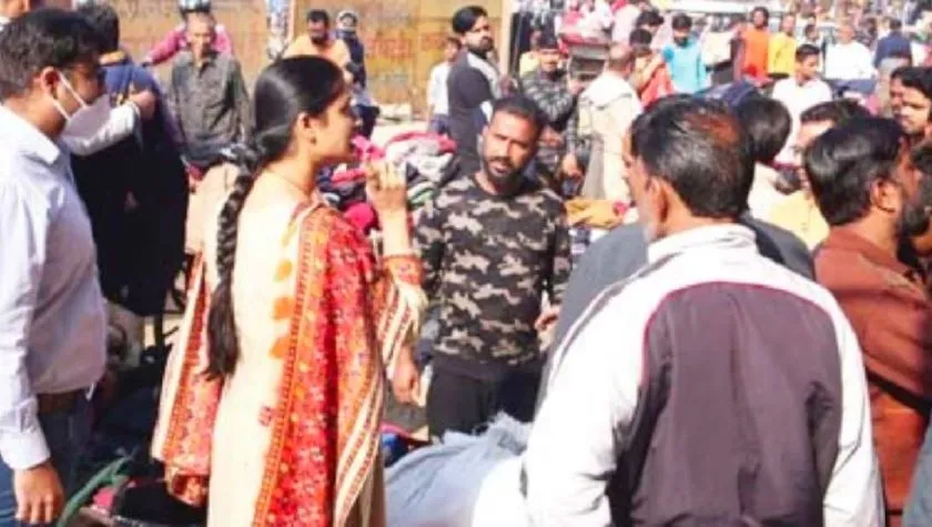 बरेली: कुतुबखाना पुल निर्माण में रोड़ा बना अतिक्रमण, दुकानदारों को दी जब्तीकरण की चेतावनी