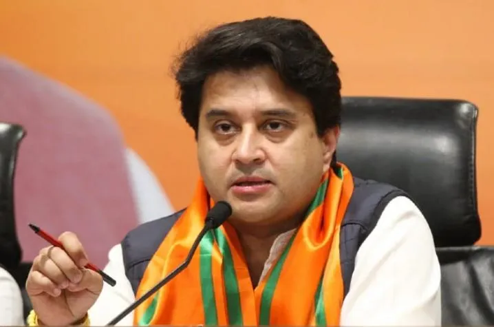 ‘डिजियात्रा’ प्रणाली में यात्रियों के आंकड़े विकेंद्रित तरीके से सुरक्षित रखे जाएंगे: सिंधिया 