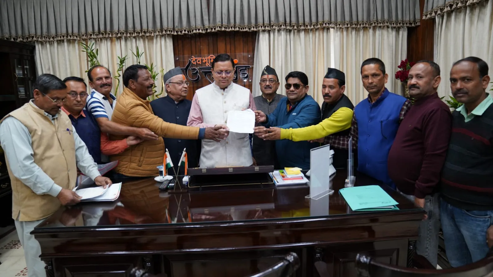 हल्द्वानी: खनन वाहन स्वामियों ने मुख्यमंत्री धामी से सफल रही वार्ता