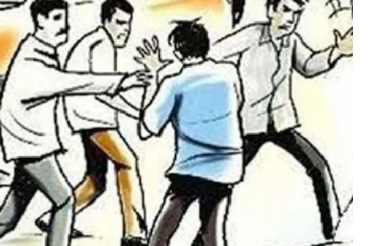 बरेली: अधिवक्ता से कार सवार दबंगों ने की मारपीट, हजारों रुपए लूटकर हुए फरार