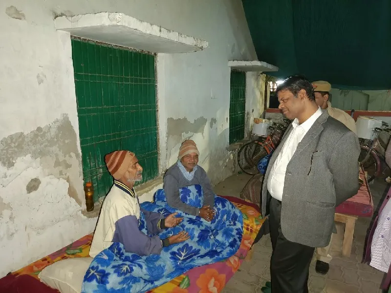 डीएम का ऐलान : ठंड में बाहर मिला मजदूर तो ठेकेदार के खिलाफ होगी FIR 