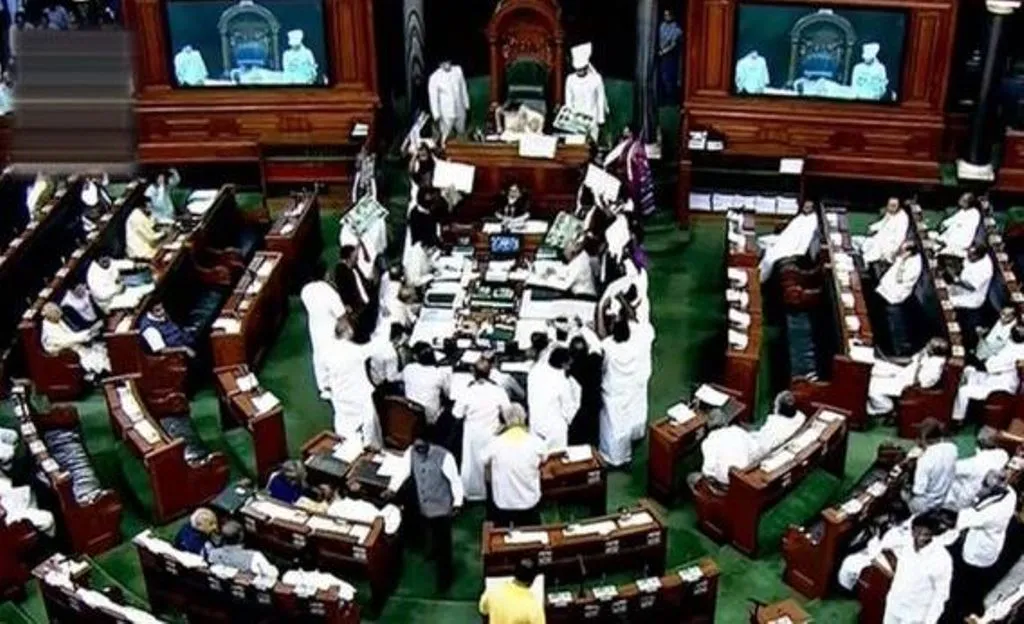 कांग्रेस, टीएमसी ने संसदीय समितियों के अध्यक्ष बदले जाने का विषय लोकसभा में उठाया 