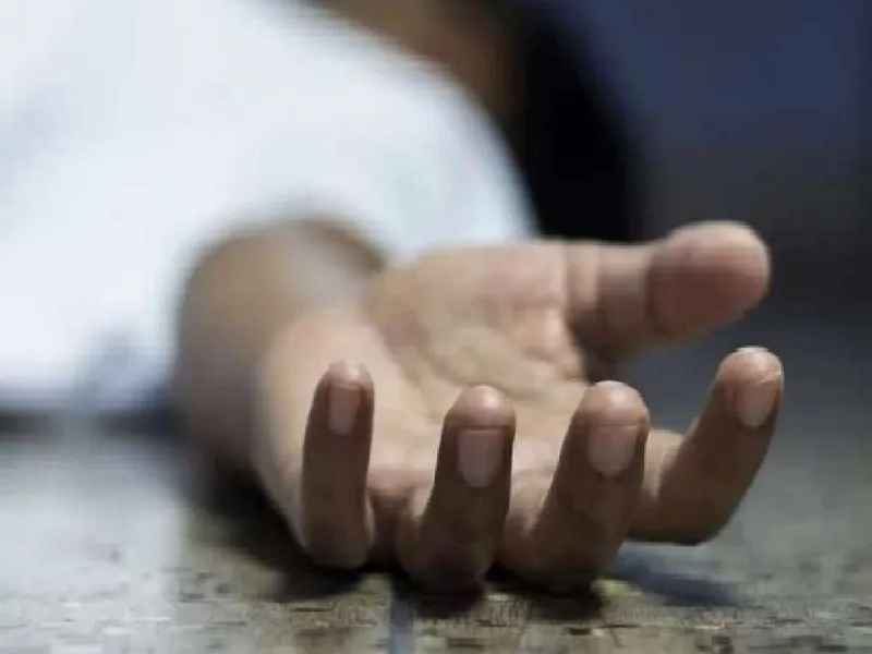 बलिया : प्राथमिक विद्यालय के बरामदे में मिली युवक की लाश
