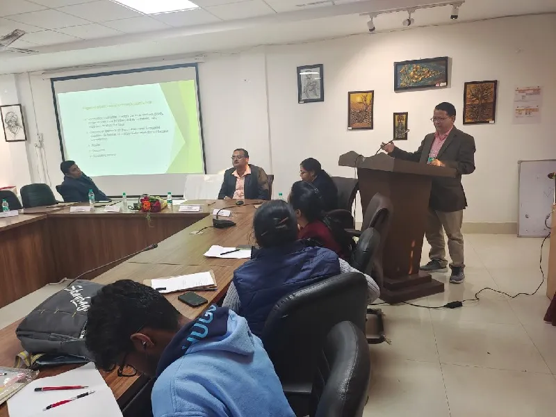 अयोध्या : शोधार्थियों को प्रविधियों का ज्ञान होना जरुरी : प्रो राजेन्द्र