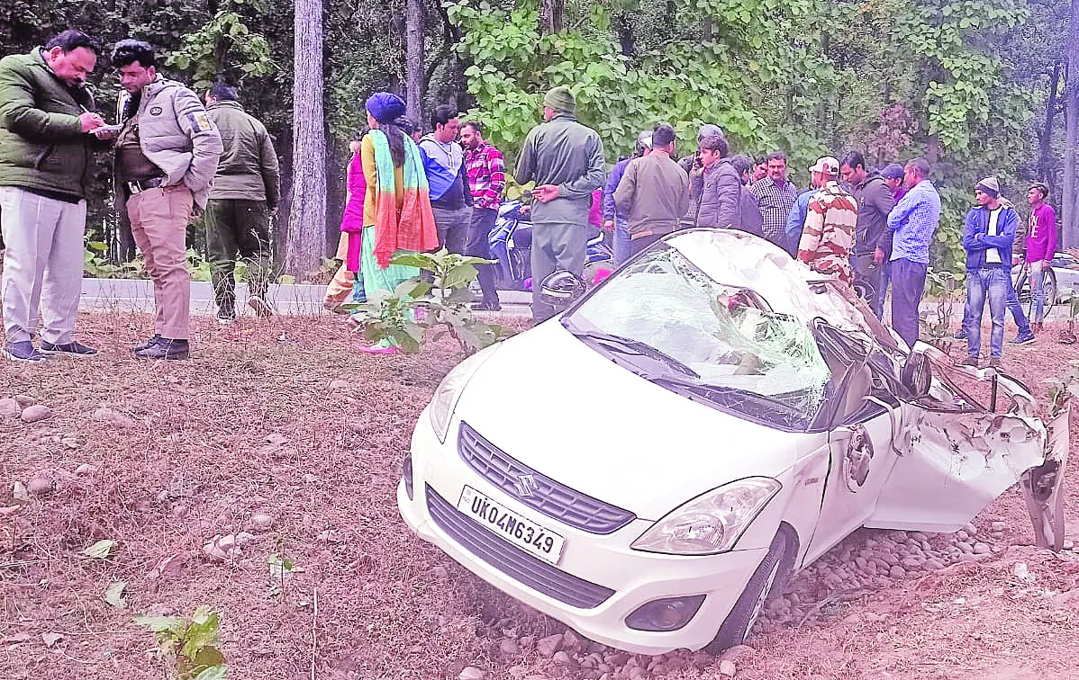 बनबसा: आर्मी कैंट में पलटी कार, दो लोग घायल 