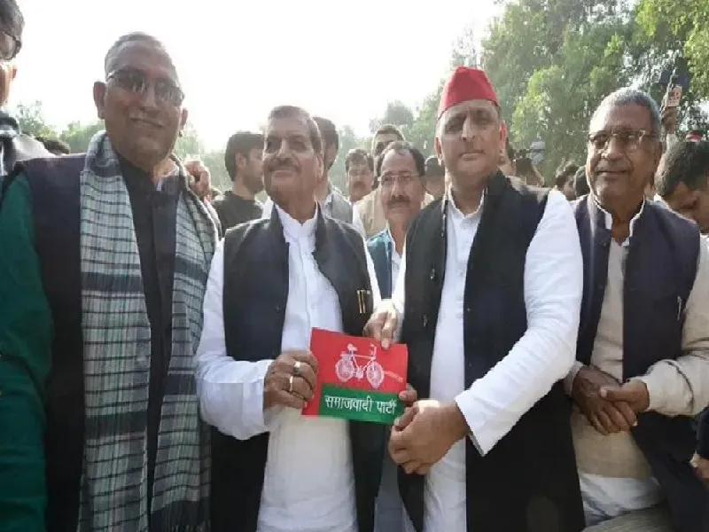 लखनऊ :  सपा में प्रसपा के विलय के बीच शिवपाल बोले, आज हम एक हो गए