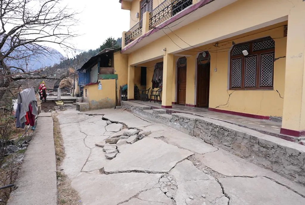 Joshimath Sinking : ISRO की सैटेलाइट तस्वीरों से बड़ा खुलासा, जोशीमठ केवल 12 दिनों में 5.4 सेमी धंसा