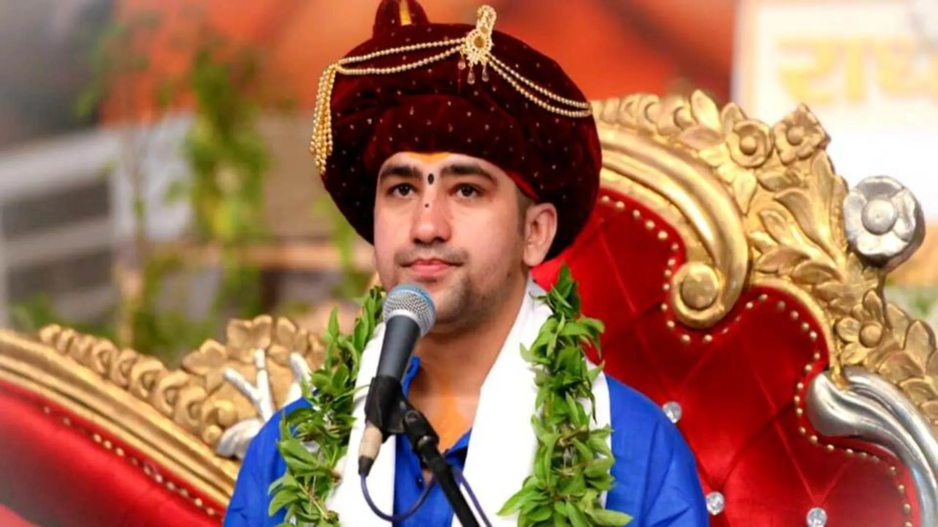 बागेश्वर धाम सरकार को मंत्री ने दिया चैलेंज, धीरेंद्र शास्त्री की चेतावनी- सनातन धर्म का विरोध करने वालों का होगा बहिष्कार