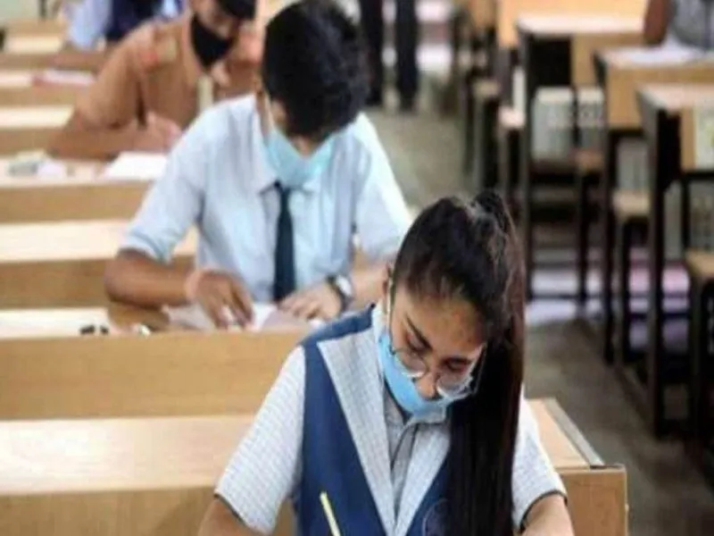 CBSE Bord Exam 2023: लखनऊ में 32 केंद्रों पर 26 हजार से अधिक परीक्षार्थी देंगे परीक्षा