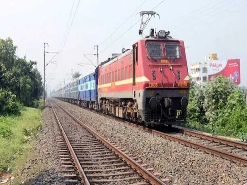 हरदोई: बरेली जा रहे युवक की चलती ट्रेन से गिरकर हुई मौत