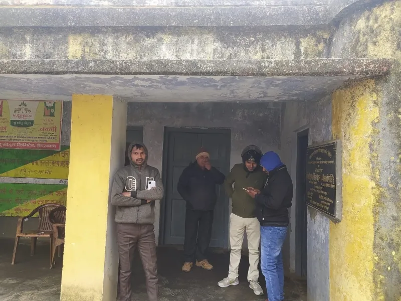 अयोध्या: राजकीय कृषि बीज भंडार में बीज नहीं, भटक रहे किसान