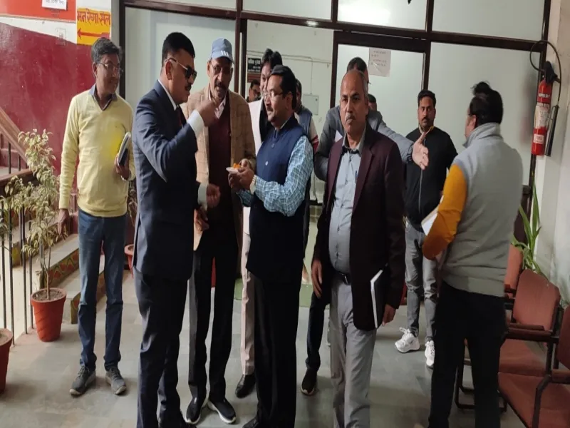 बहराइच: सीडीओ ने जुड़वा बेटियों को दिया जन्म, विकास भवन में मनी खुशियां