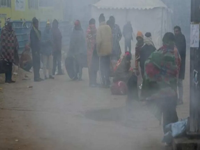 UP में ठंड का सितम जारी, कई जिलों के लिए Cold Day का अलर्ट, होगी बूंदाबांदी 
