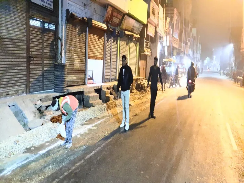 अयोध्या: चौड़ीकरण के चलते कहीं लाइट तो कहीं पेयजल आपूर्ति ठप 