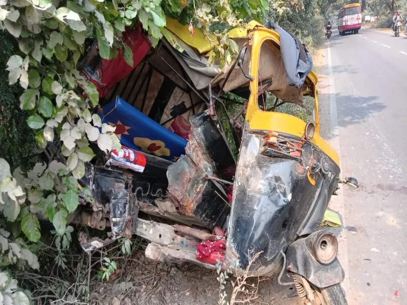 बाराबंकी: पिकअप से टकराया ऑटो, किशोरी की मौत, दो घायल