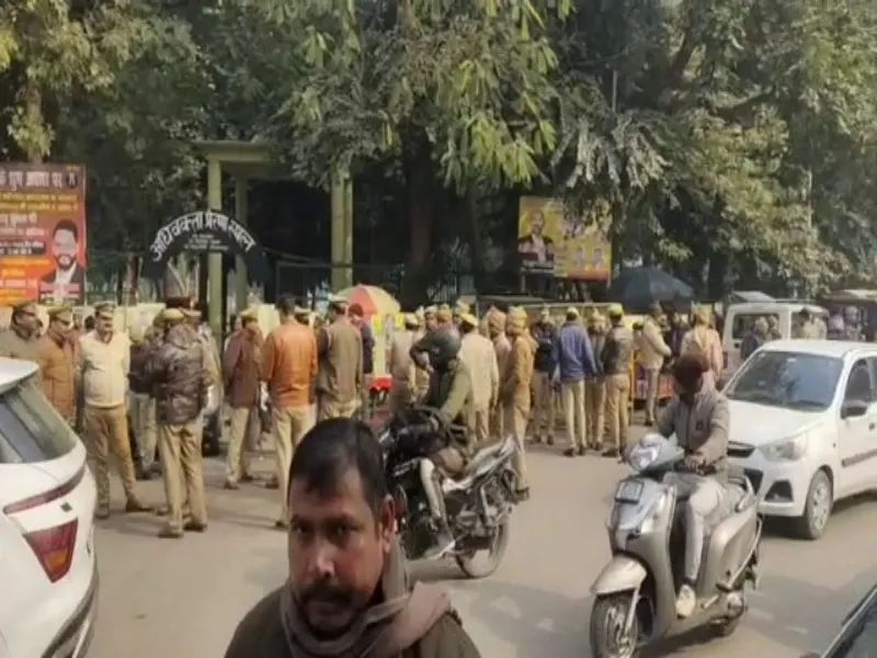 लखनऊ: वकीलों के प्रदर्शन को लेकर हाई अलर्ट पर पुलिस